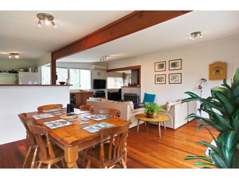 2 Graham Avenue, St Georges Basin NSW 2540