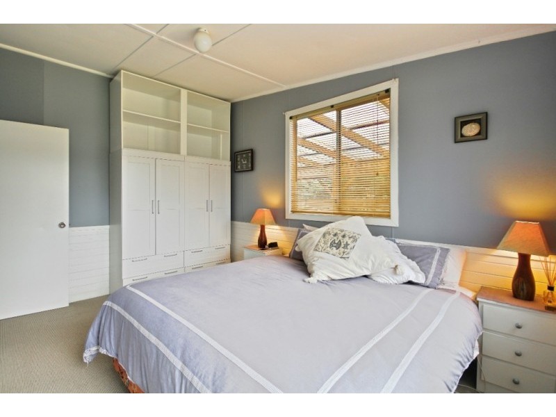 2 Graham Avenue, St Georges Basin NSW 2540