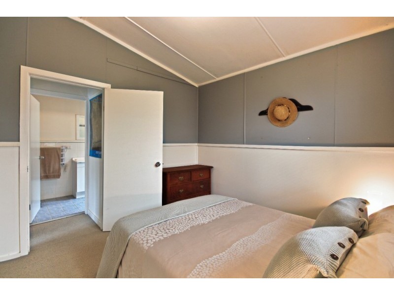 2 Graham Avenue, St Georges Basin NSW 2540