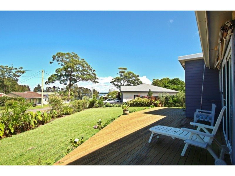 2 Graham Avenue, St Georges Basin NSW 2540