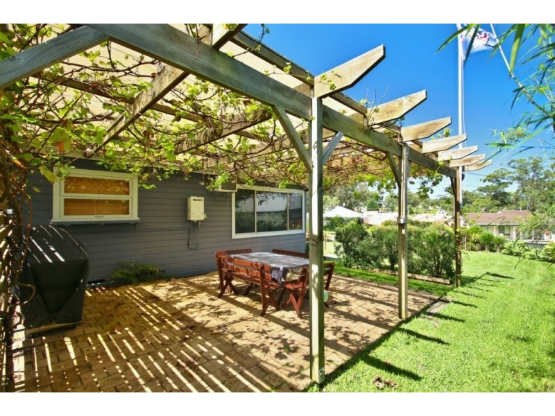 2 Graham Avenue, St Georges Basin NSW 2540