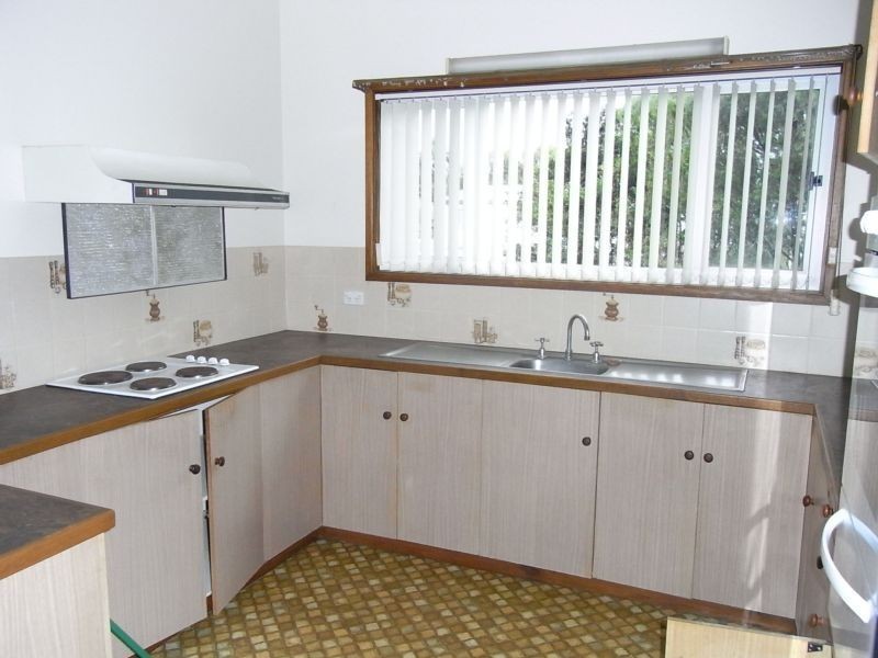 129 Waratah Crescent, Sanctuary Point NSW 2540