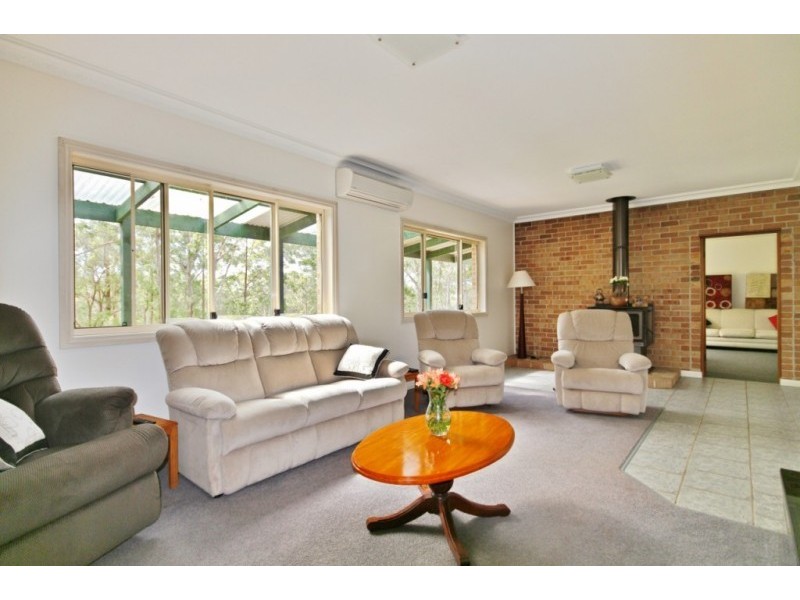 6 McArthur Drive, Falls Creek NSW 2540