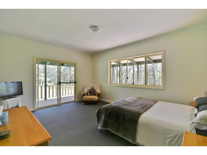 6 McArthur Drive, Falls Creek NSW 2540