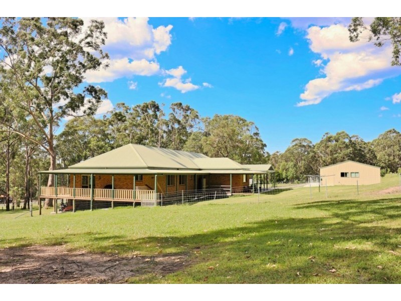 6 McArthur Drive, Falls Creek NSW 2540