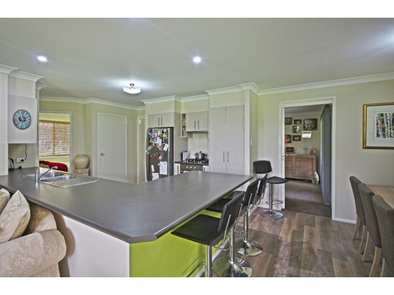 26 Streamside Street, Woollamia NSW 2540