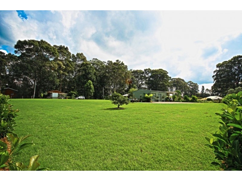 26 Streamside Street, Woollamia NSW 2540