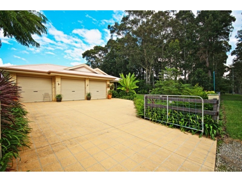 26 Streamside Street, Woollamia NSW 2540