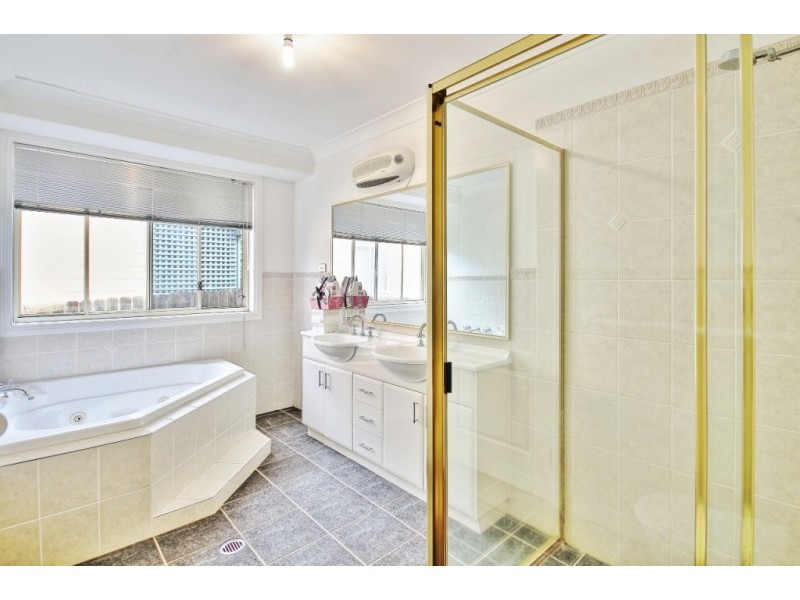 17 McGowen Street, Old Erowal Bay NSW 2540