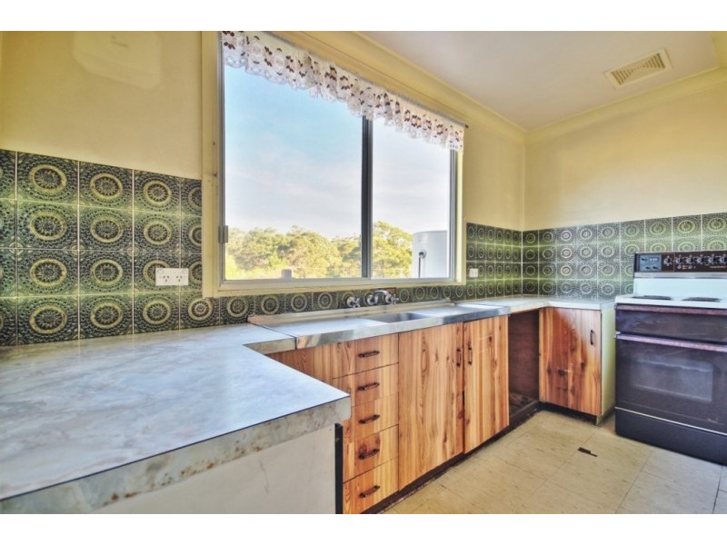18 Audrey Avenue, Basin View NSW 2540