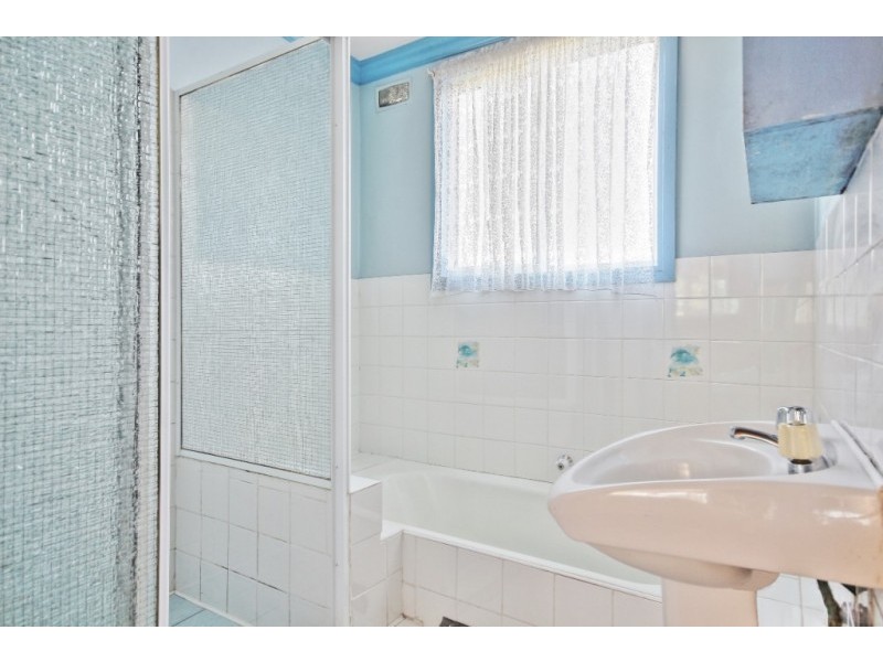 18 Audrey Avenue, Basin View NSW 2540