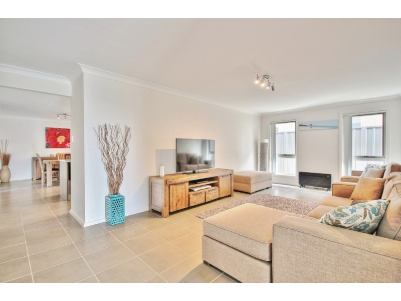 4 Dinghy Street, Vincentia NSW 2540