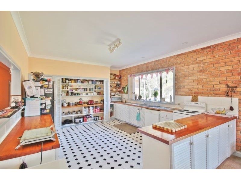 52 Streamside Street, Woollamia NSW 2540