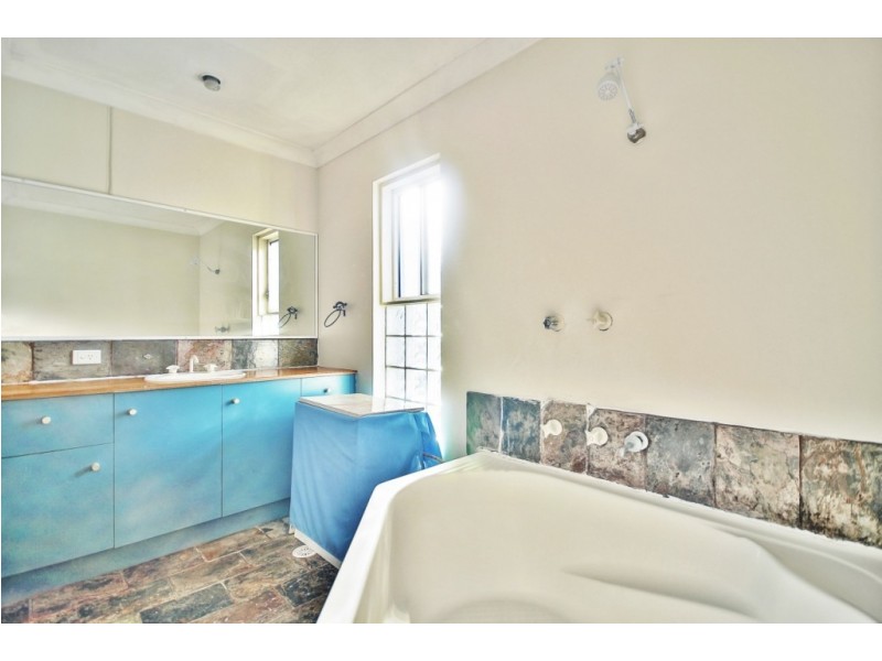 4 Island Point Road, St Georges Basin NSW 2540