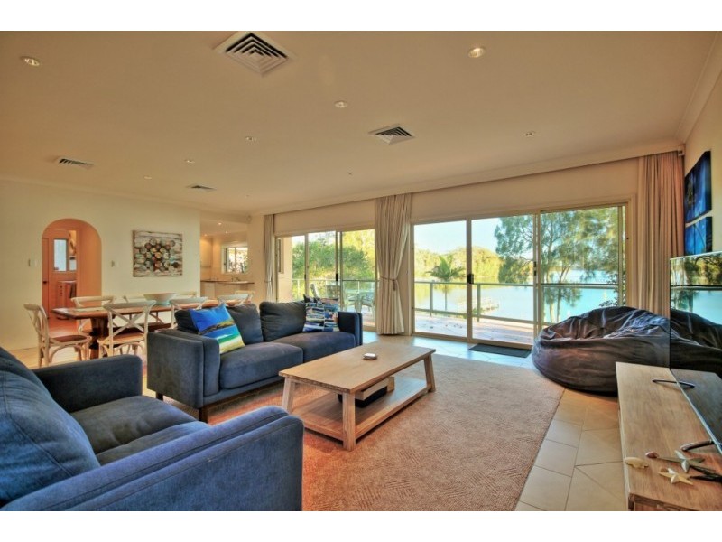 9 Kevin Crescent, St Georges Basin NSW 2540