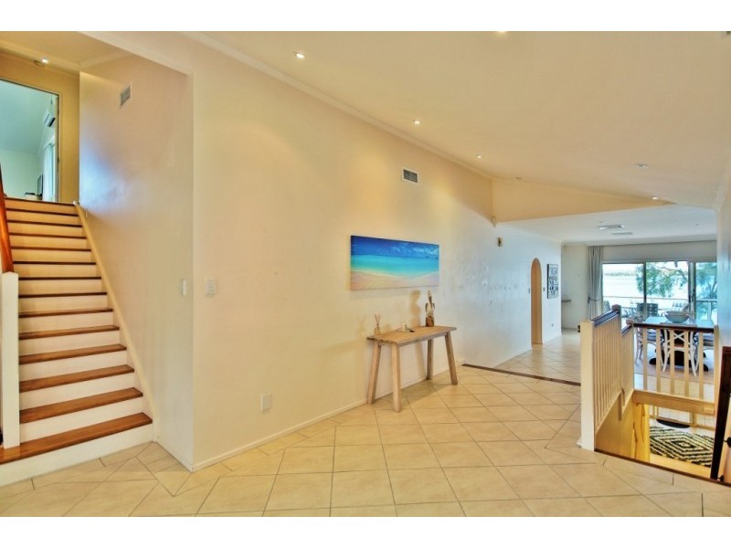 9 Kevin Crescent, St Georges Basin NSW 2540