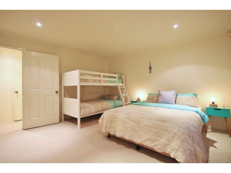 9 Kevin Crescent, St Georges Basin NSW 2540