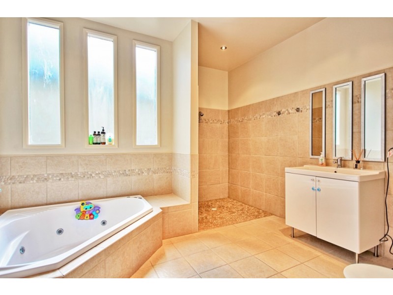 14 Winn Avenue, Basin View NSW 2540