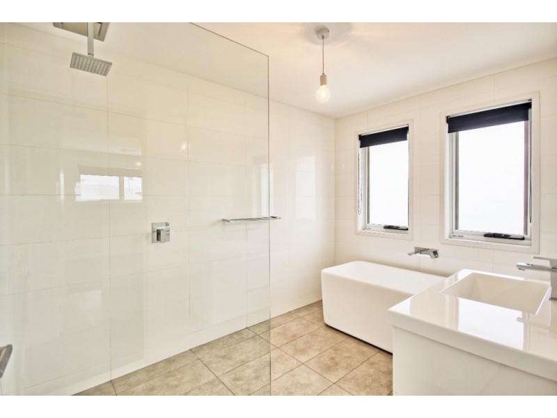 2 Belay Drive, Vincentia NSW 2540