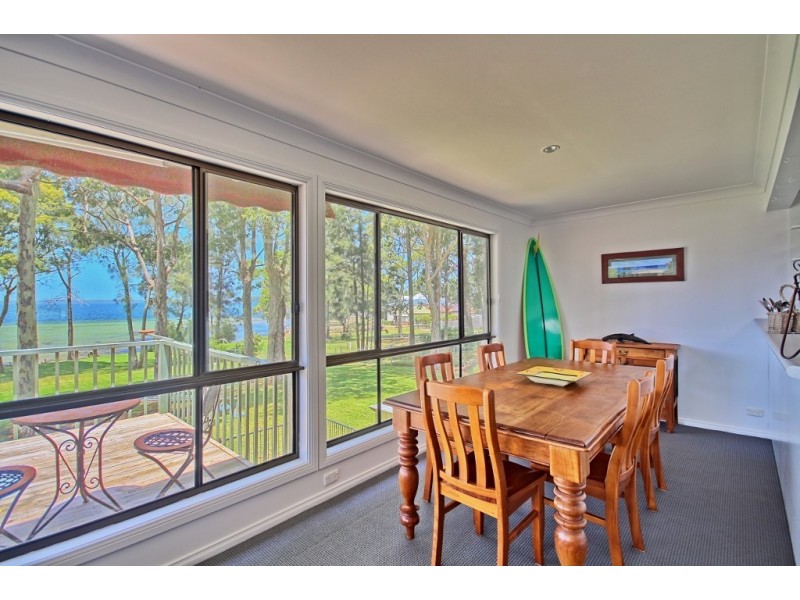 4 Loralyn Avenue, St Georges Basin NSW 2540