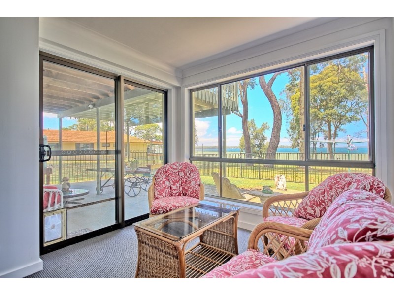 4 Loralyn Avenue, St Georges Basin NSW 2540