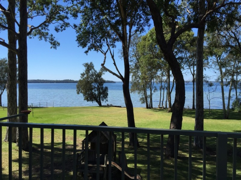 4 Loralyn Avenue, St Georges Basin NSW 2540