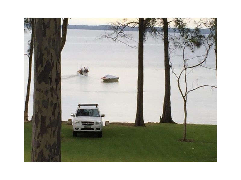 4 Loralyn Avenue, St Georges Basin NSW 2540