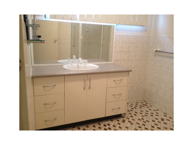 321 Elizabeth Drive, Vincentia NSW 2540