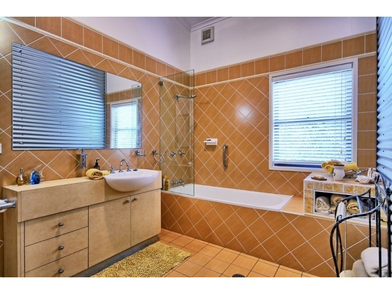 4 Sutton Street, Vincentia NSW 2540