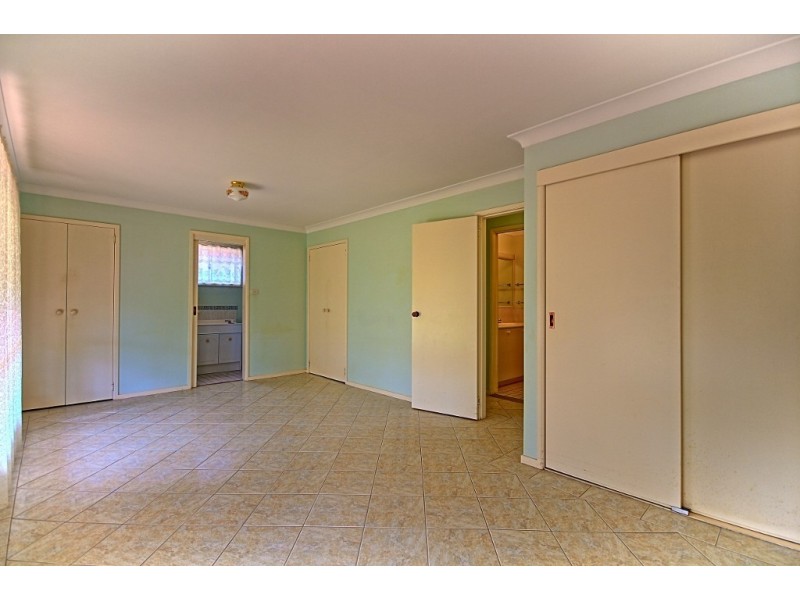 4 Moroney Avenue, St Georges Basin NSW 2540