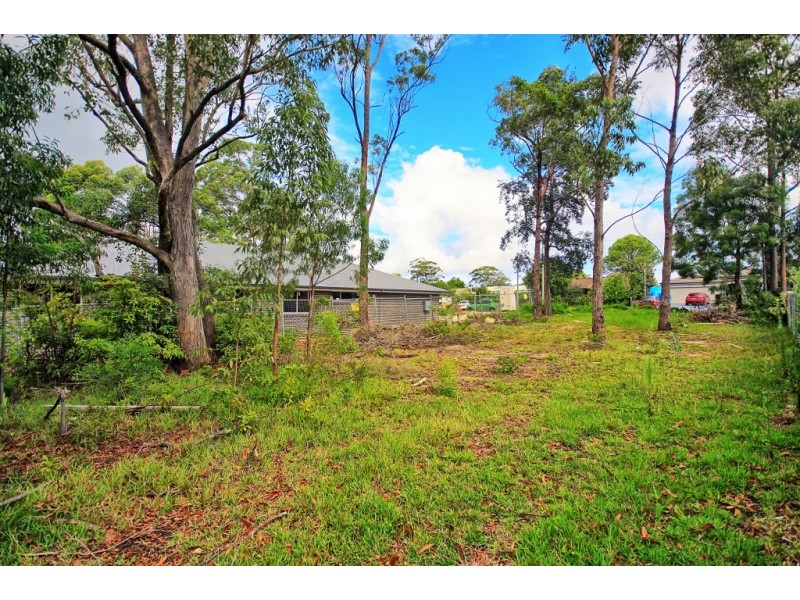 17 June Avenue, Basin View NSW 2540