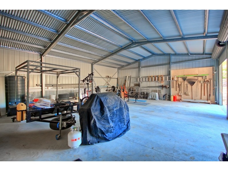 99 Sinclair Road, Falls Creek NSW 2540