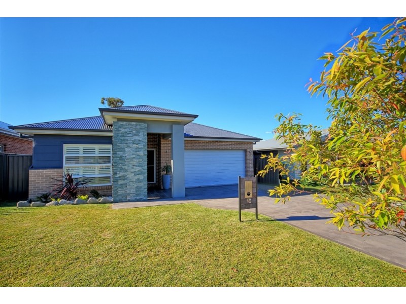 16 Trawler Street, Vincentia NSW 2540