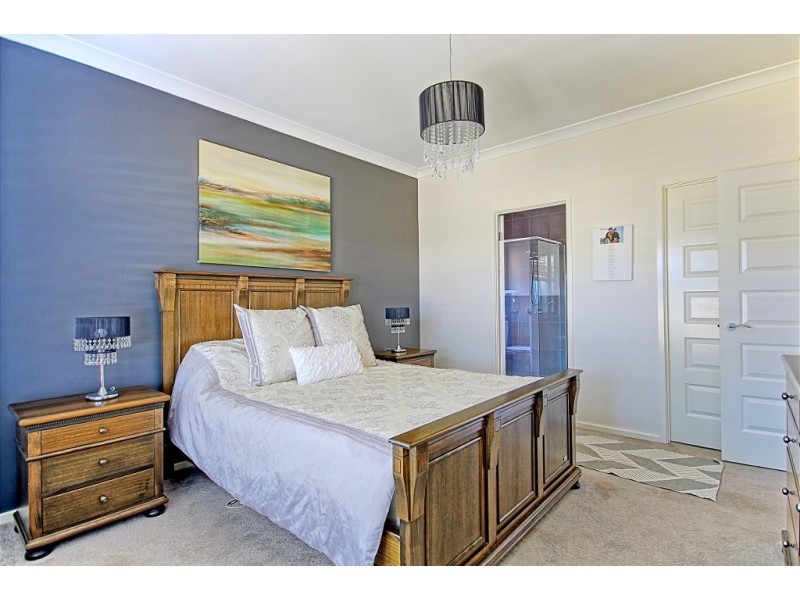 16 Trawler Street, Vincentia NSW 2540