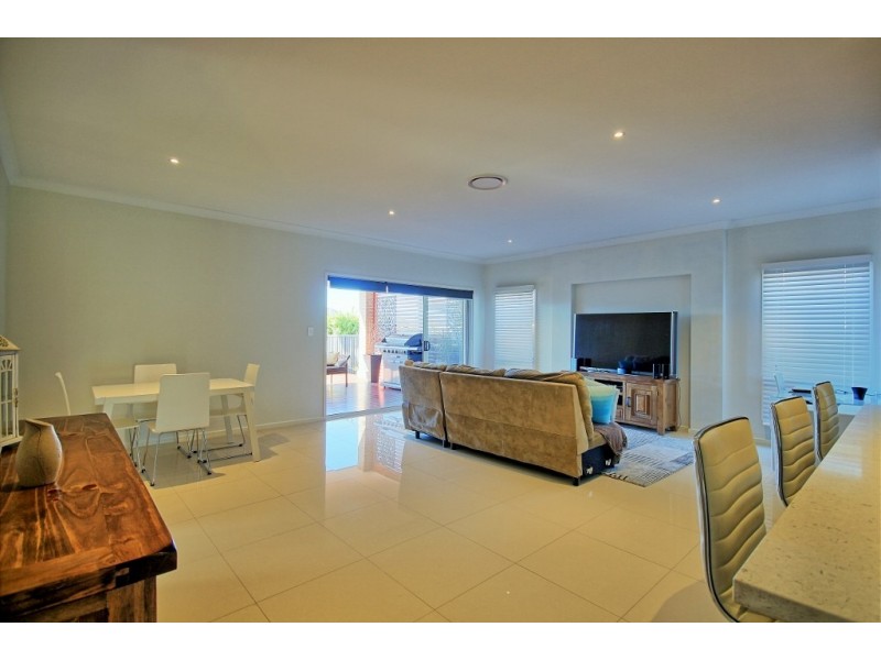 16 Trawler Street, Vincentia NSW 2540