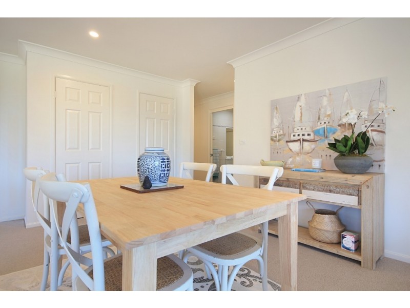 9 Walter Hood Parade, Worrowing Heights NSW 2540