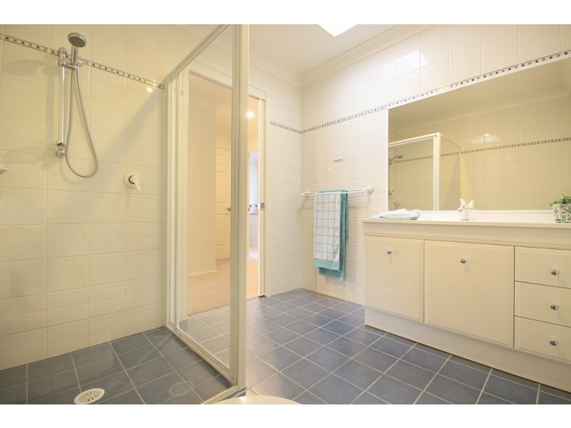 9 Walter Hood Parade, Worrowing Heights NSW 2540