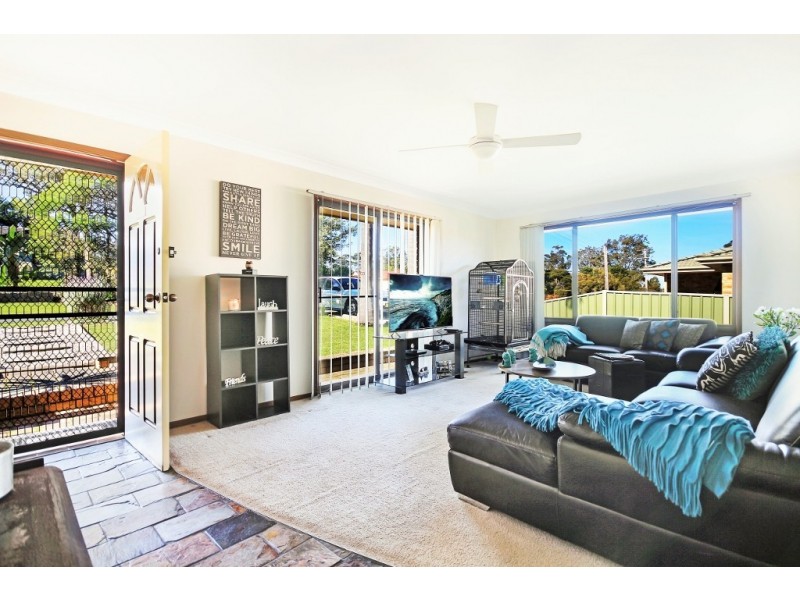 10 Pangari Crescent, St Georges Basin NSW 2540