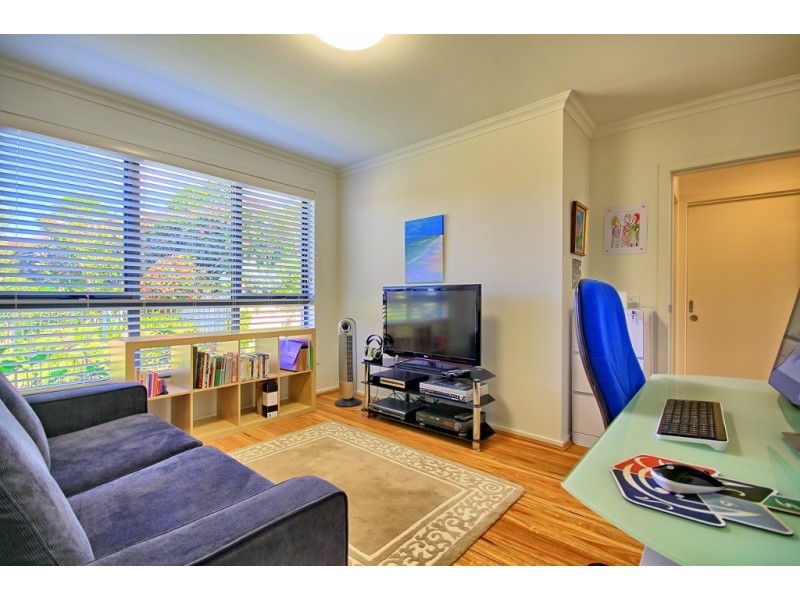 35 Walterhood Parade, Worrowing Heights NSW 2540