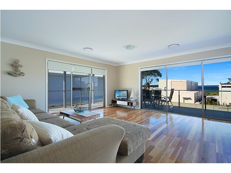 8 Elizabeth Drive, Vincentia NSW 2540