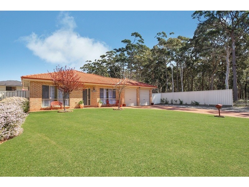 3 Keevil Brae, St Georges Basin NSW 2540