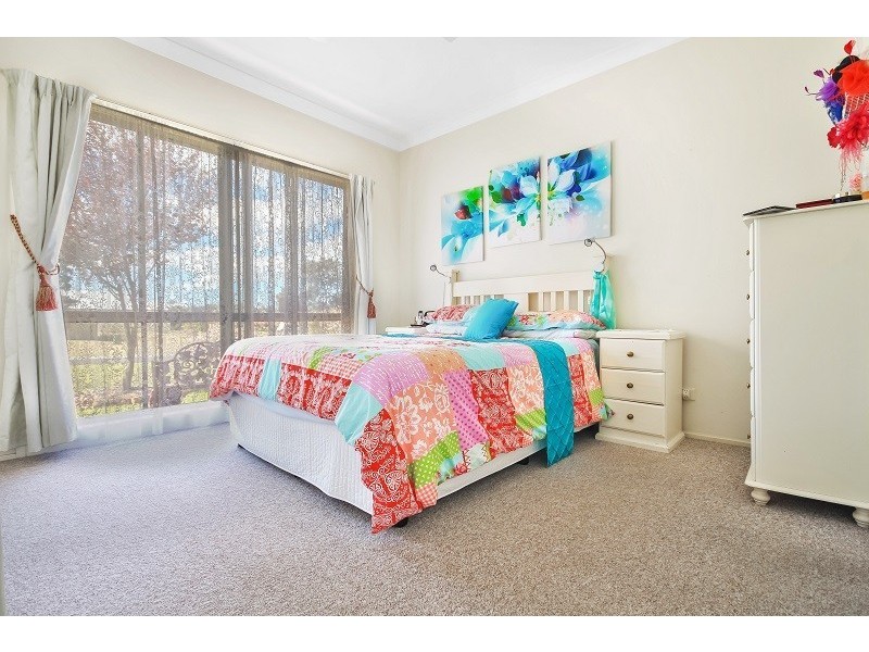 3 Keevil Brae, St Georges Basin NSW 2540