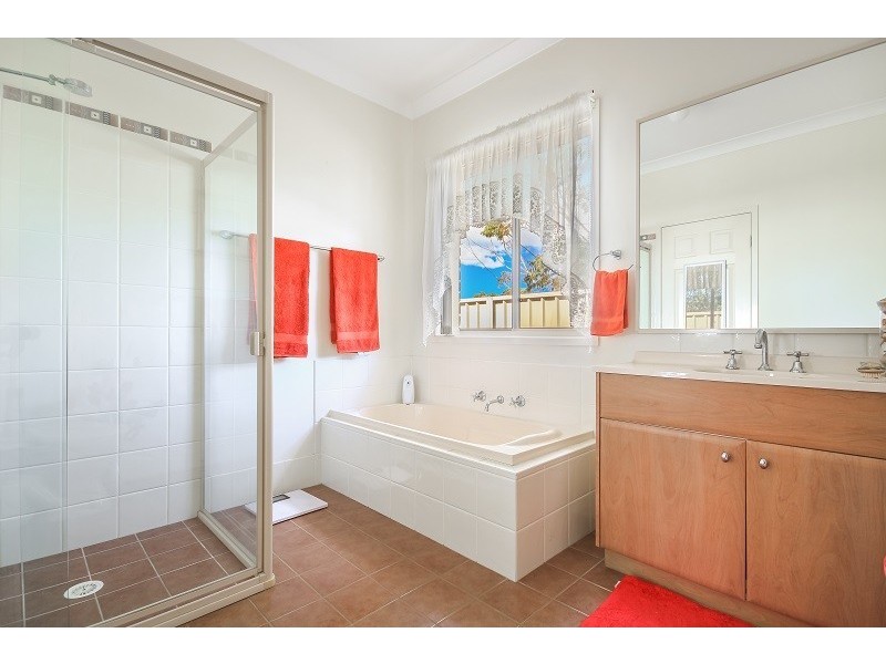 3 Keevil Brae, St Georges Basin NSW 2540