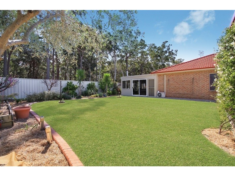 3 Keevil Brae, St Georges Basin NSW 2540