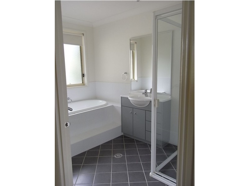25 Streamside Street, Woollamia NSW 2540
