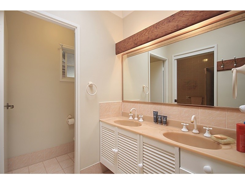 8 Wharf Road, Erowal Bay NSW 2540