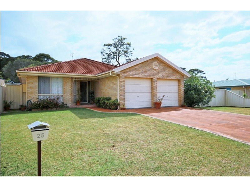 25 Lakehaven Drive, Sussex Inlet NSW 2540
