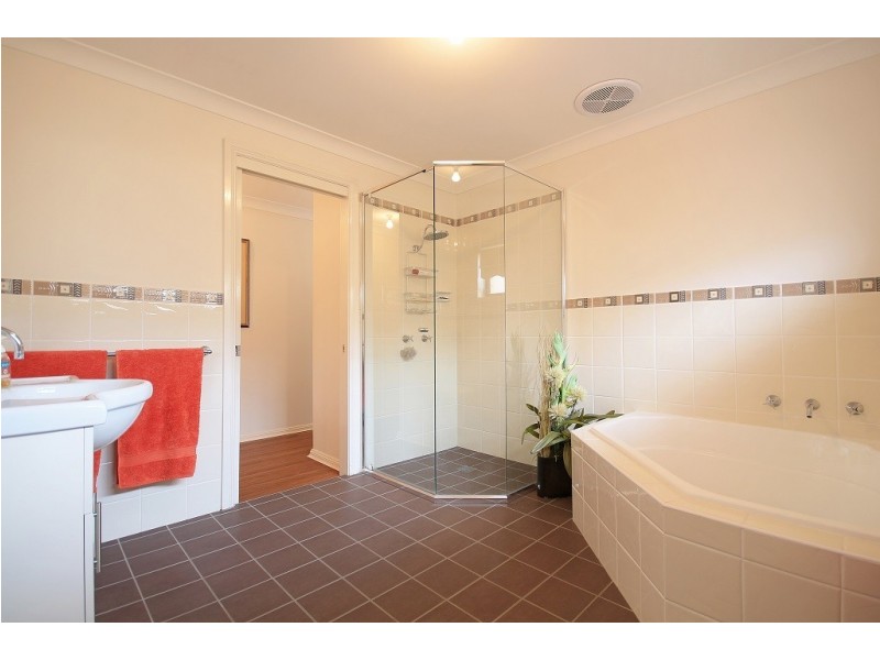 72 Vost Drive, Sanctuary Point NSW 2540