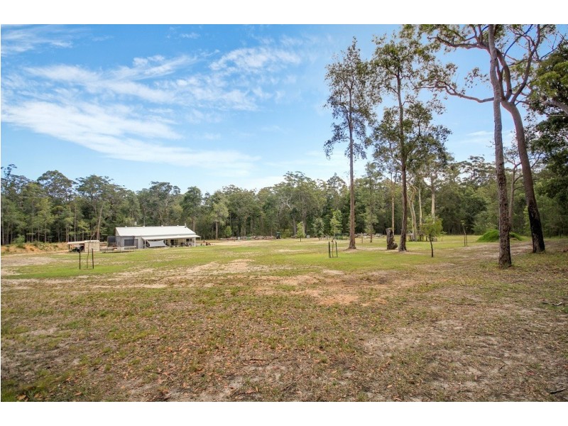 10 Seasongood Road, Woollamia NSW 2540
