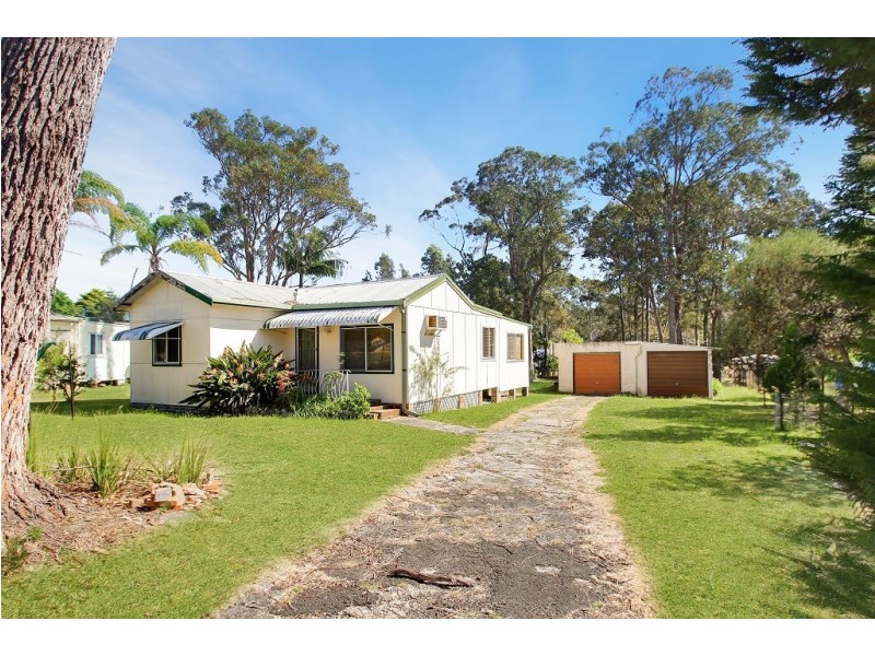 9 First Avenue, Erowal Bay NSW 2540